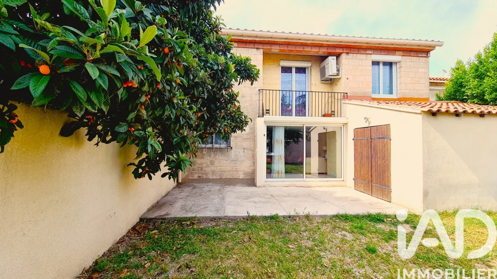 Garden - Traditional House with Balcony in Le Pontet