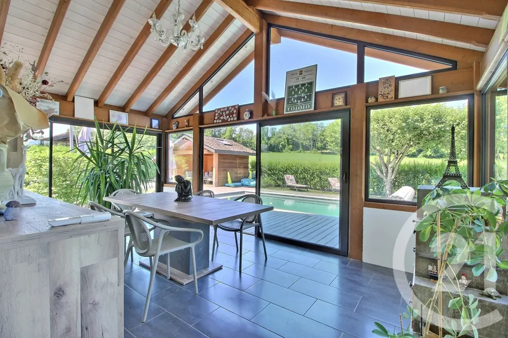 Terrasse - Villa avec Piscine Chauffée à Allinges
