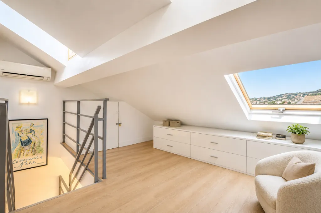 Toad - Duplex with Balcony and View in Nice Carré d'Or