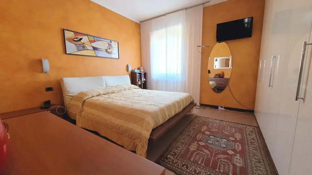 Chambres - Central Trilocale with Balcony in Bovezzo