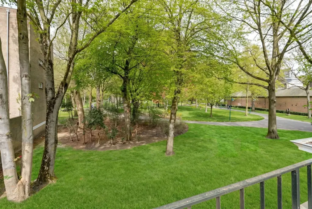 Aed - Renovated Villa with Private Terrace in Breda