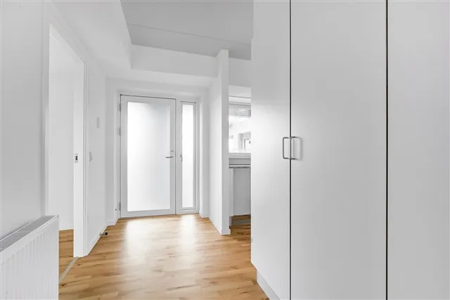 Esik - Bright 3-Room Apartment with Elevator in Aalborg