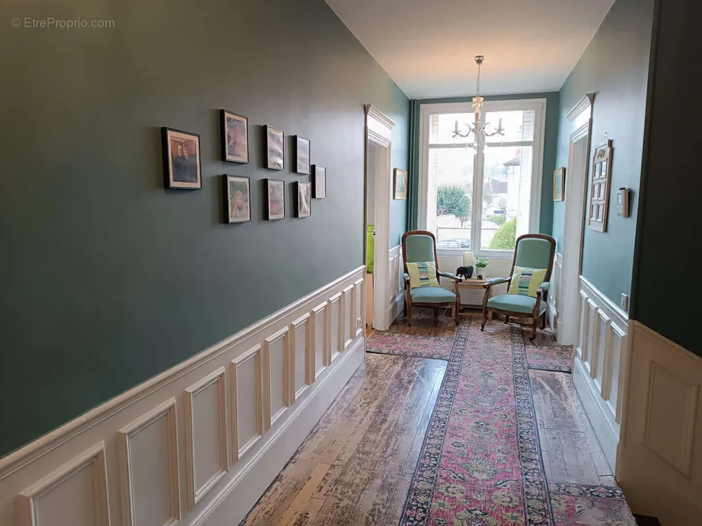 hallway_entrance