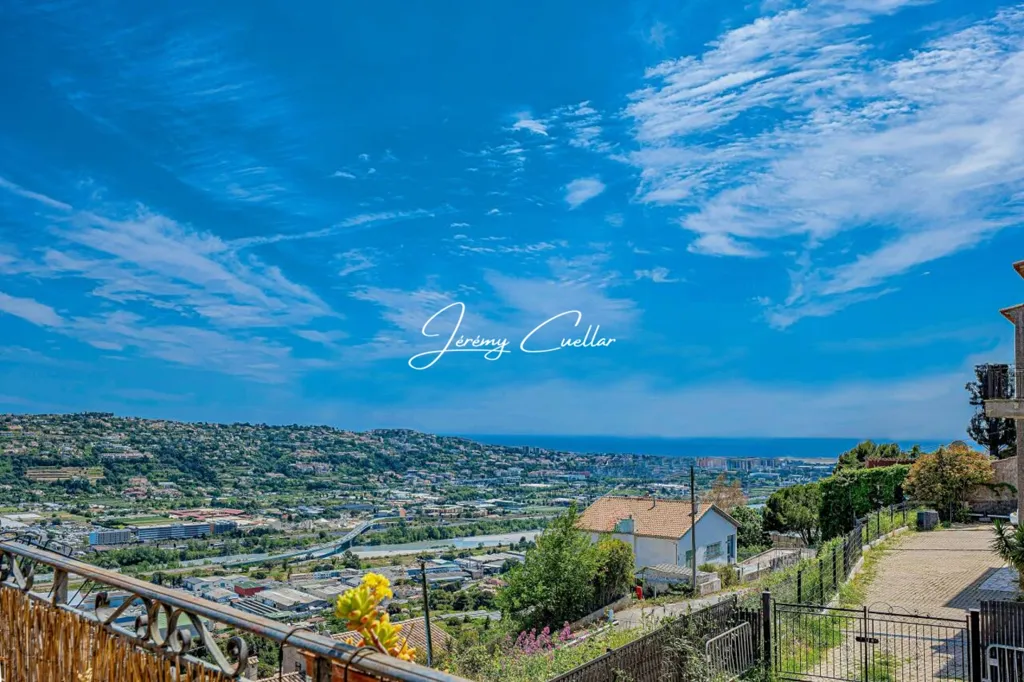Balcon - Duplex avec Terrasse Panoramique à Saint-Laurent-du-Var