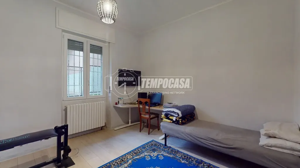 Chambres - Three-Bedroom Apartment with Courtyard in Besana in Brianza