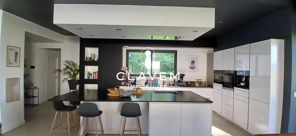Cuisine - Villa contemporaine avec piscine à Saint-André-de-Cubzac