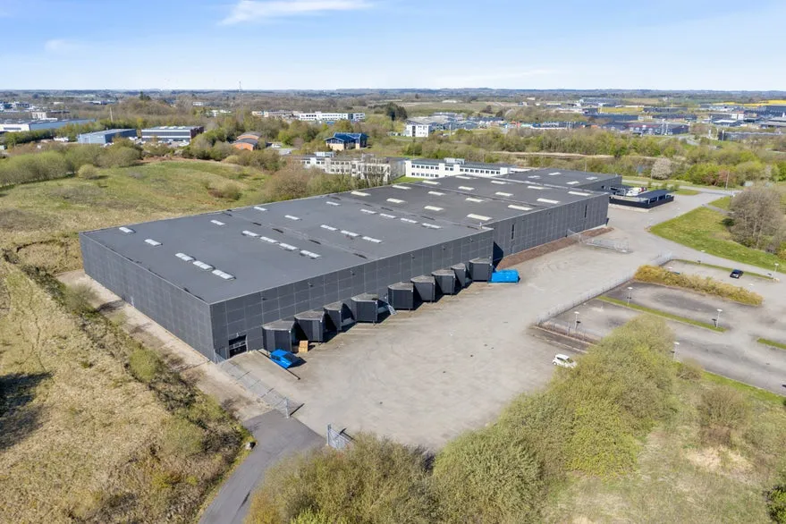 Extérieur - Warehouse with Enclosed Parking in Denmark