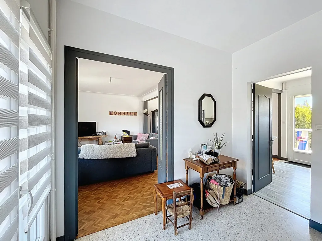 Hallway - House with Pool and Garden in Périgueux Centre