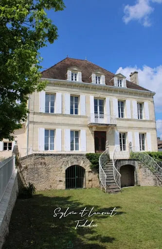 Exterior - Luxury Manor with Pool in Bordeaux Region