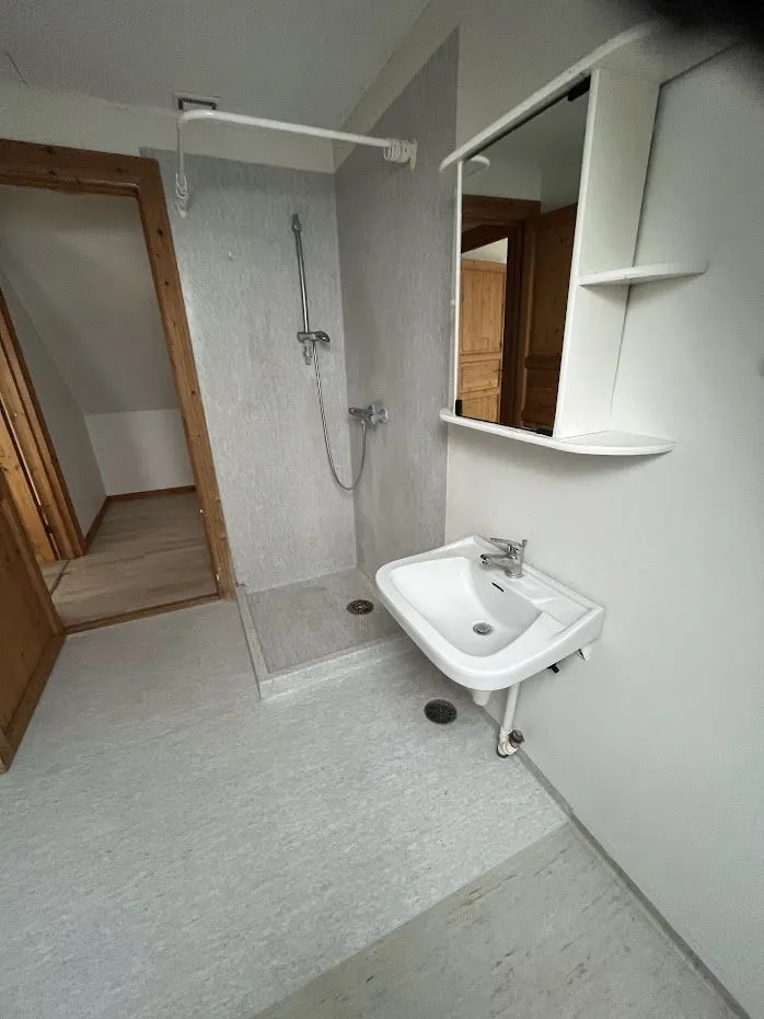 Vannitoad - One-Bedroom Flat in Quiet Ranum