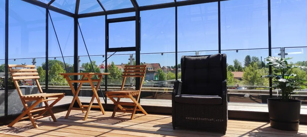 Terrass - Modern Flat with Balcony in Kjellerup
