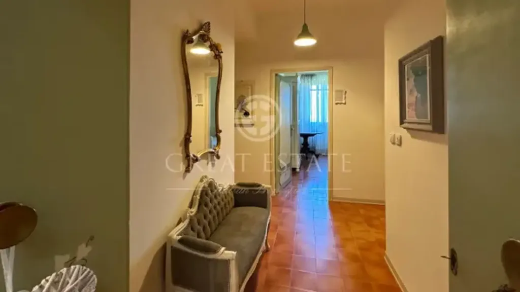 hallway_entrance