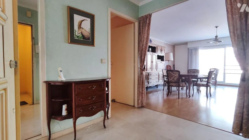 Dining Room - Spacious 3-Bedroom Apartment with Terrace in Chambéry