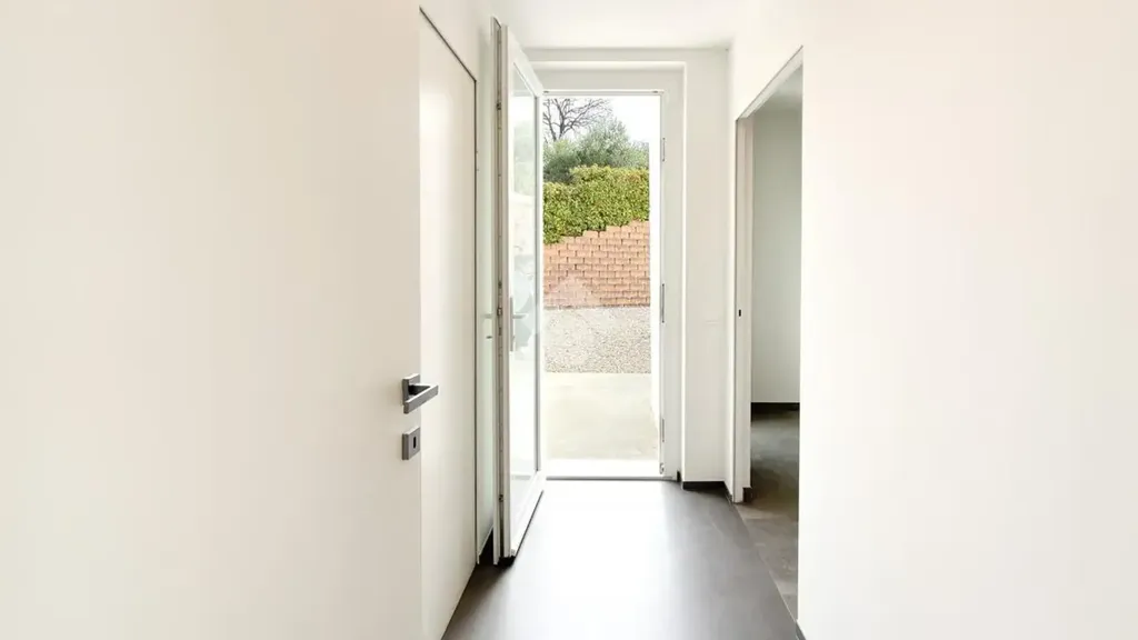 hallway_entrance