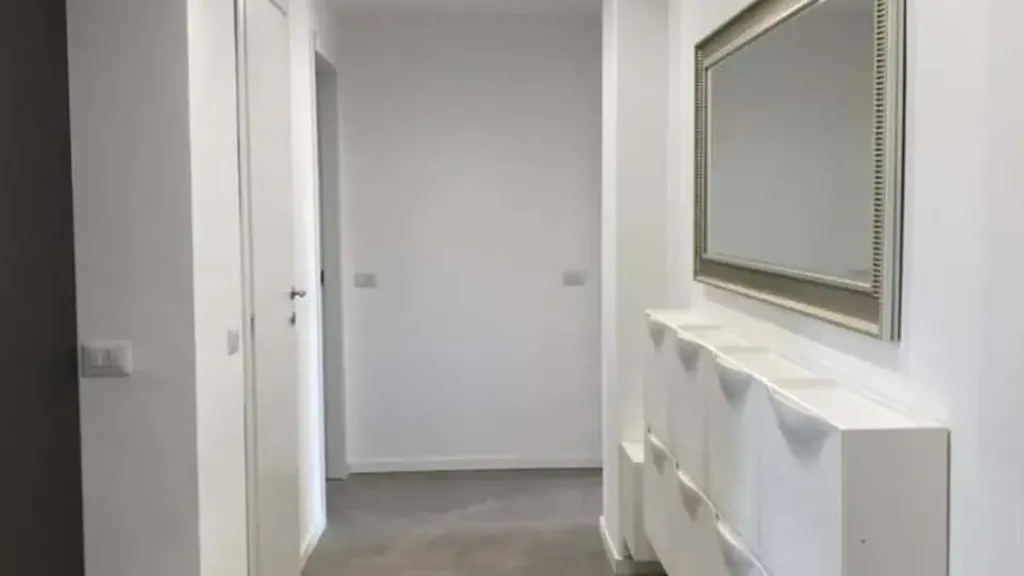 Entrée - Modern Studio with City View in Milan