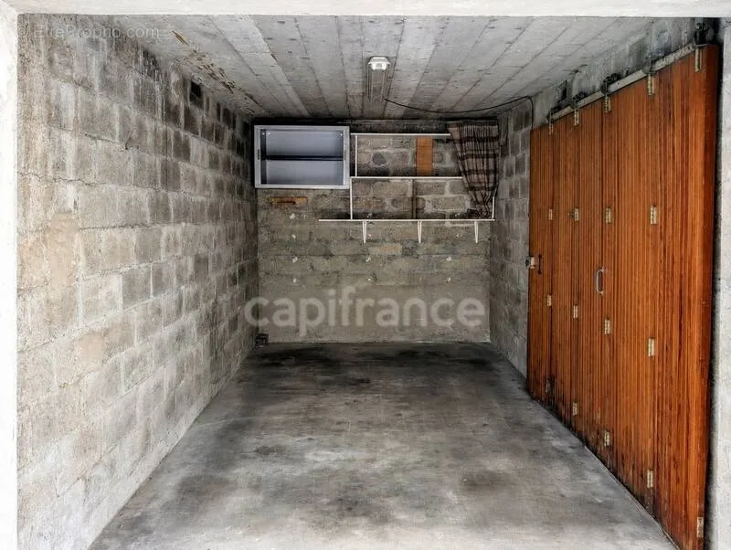 Garage - Box en Centre-Ville à Corbeil-Essonnes