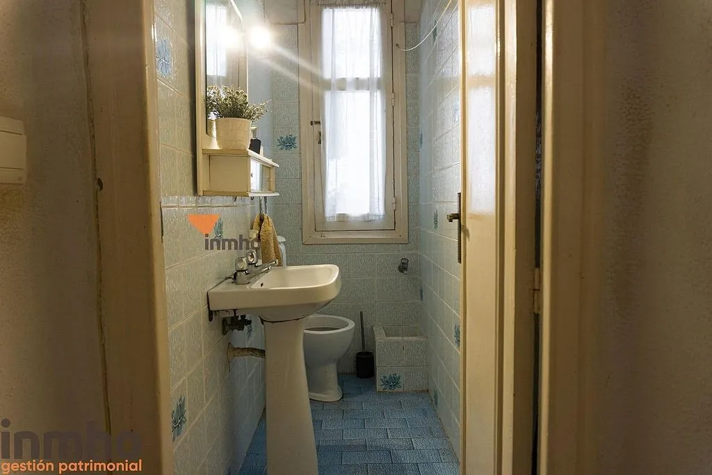 Salles de bain - 2-Bed Apartment with Lift in Ensanche Centro