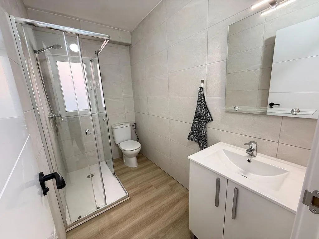 Vannitoad - Apartment with Balcony in Torrevieja Centre