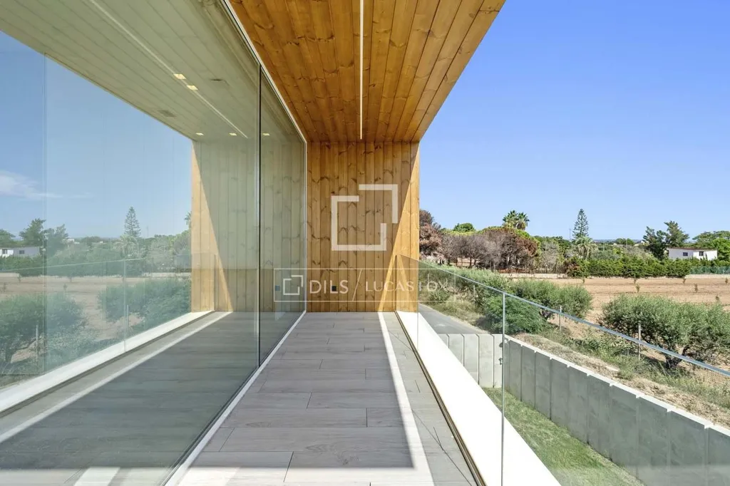 Terrass - Modern House with Pool in Reus