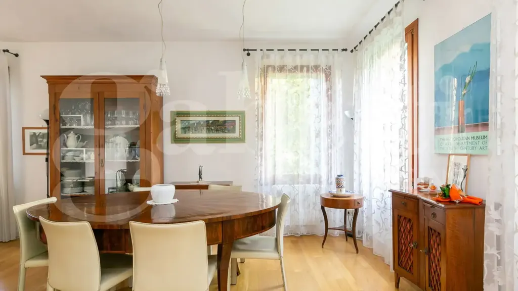Salle à manger - Rustic Villa with Garden in Mogliano Veneto
