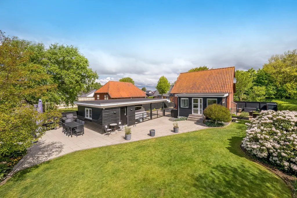 Välivaade - Modernised Villa with Functional Cellar in Skjern
