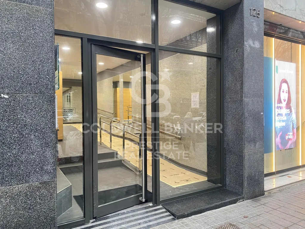 Välivaade - Commercial Space with Lift in Central Barcelona