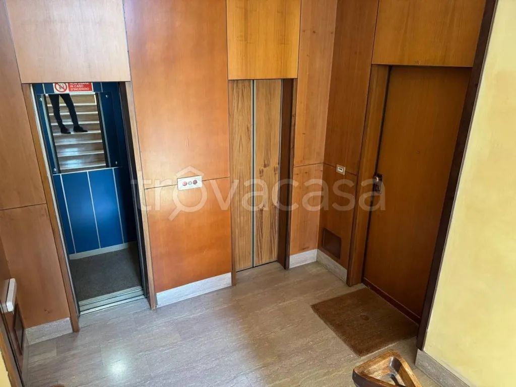 Hallway - Bright Apartment with Balcony in Turin