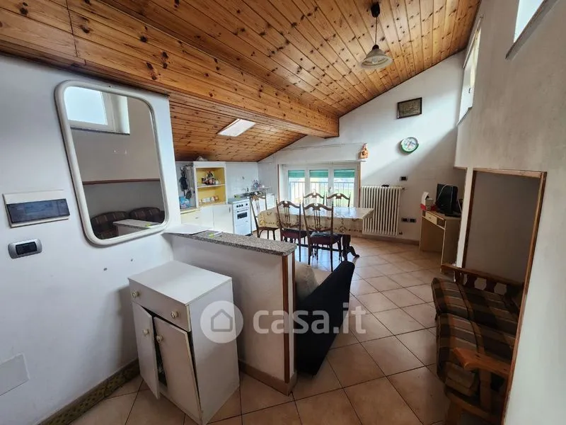 Salle à manger - Mansard Attico with Private Garden in Chatillon
