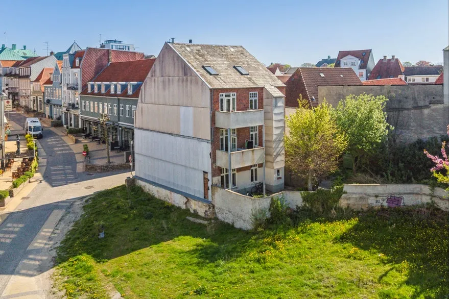 Esterno - Build-to-Suit Plot Near City Centre