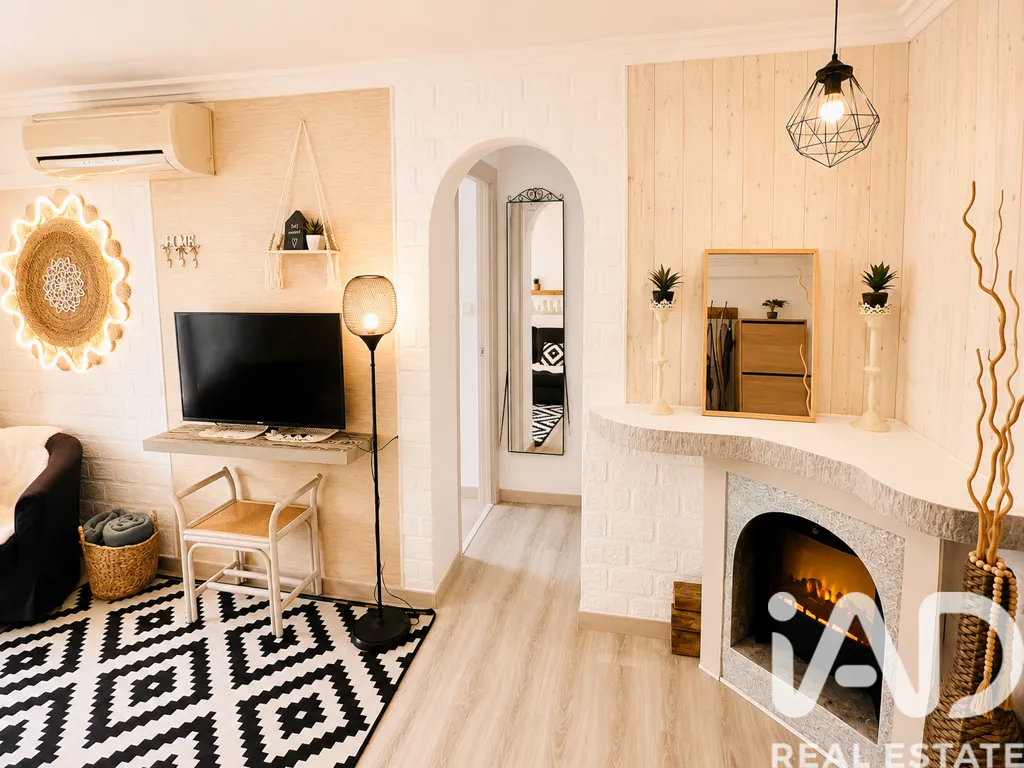 Living Room - Apartment with Garden and Sea View in Málaga