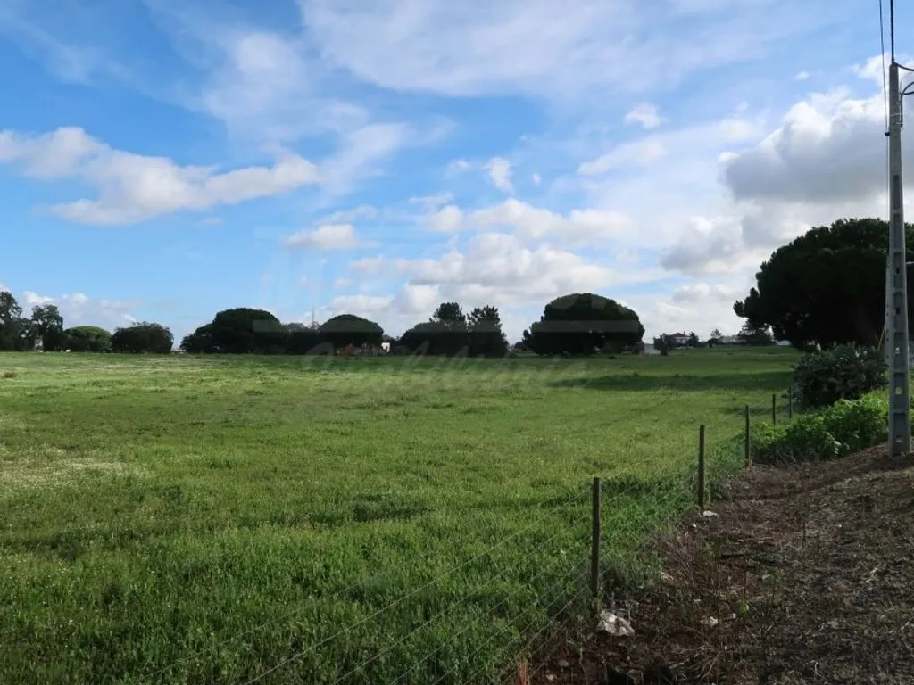 Aed - Development Land with Construction Capacity in Palmela