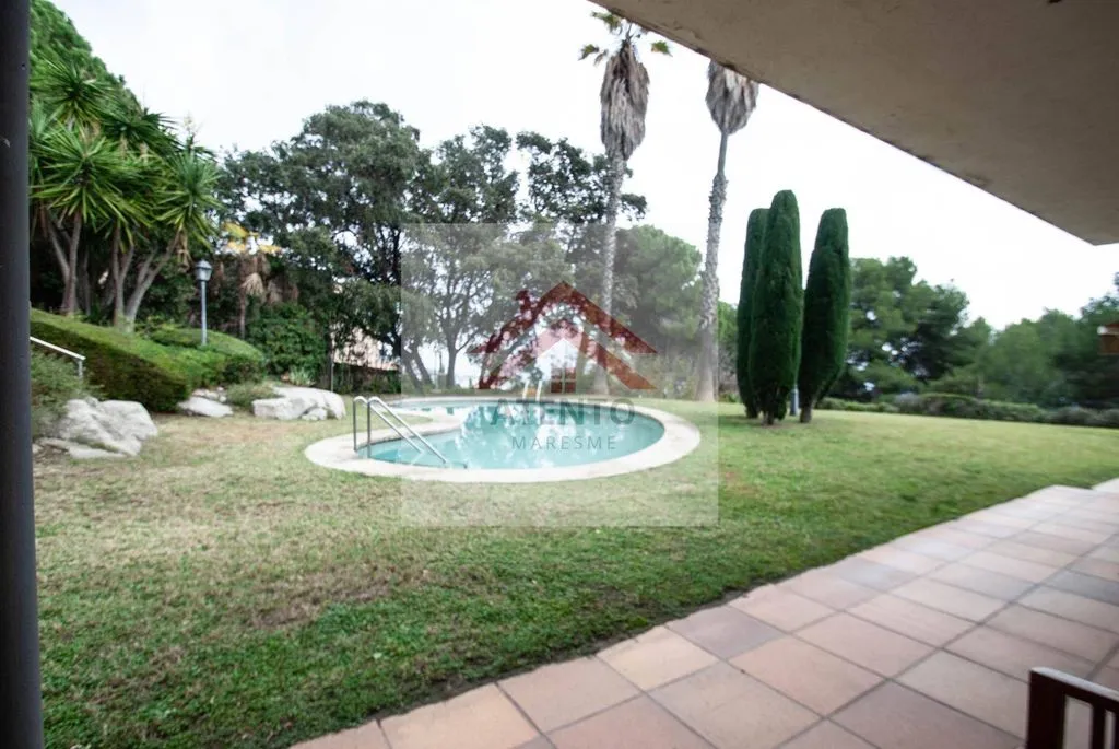 Piscina - Detached House with Sea View in Premià de Dalt