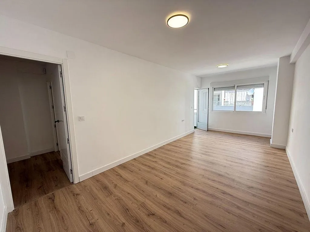 Toad - Apartment with Balcony in Torrevieja Centre
