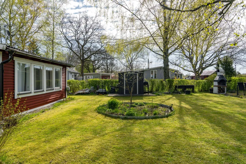 Jardin - Cottage with Garden in Gullregnets Koloniområde