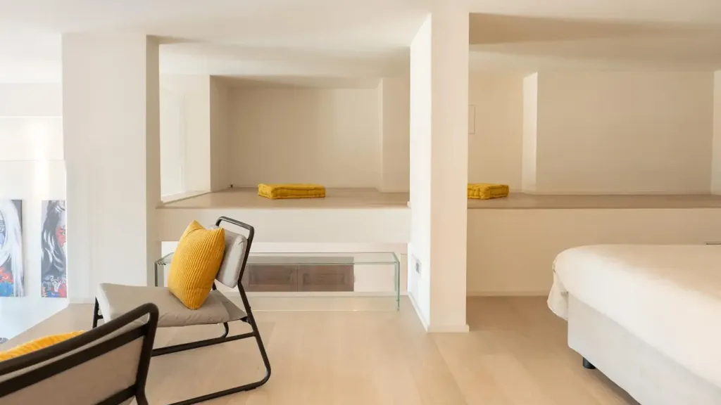 Bedrooms - Seafront Apartment with Balcony in Viareggio