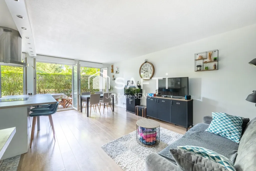Soggiorno - Apartment with Garden in Poissy