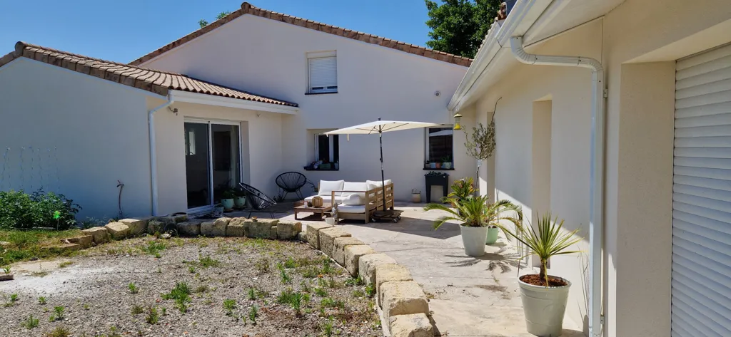 Terrass - Renovated House with Studio in Lamarque