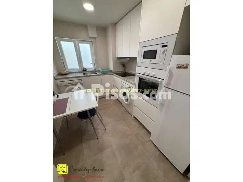 Köök - Student-Friendly Flat with Balcony in Semicentro