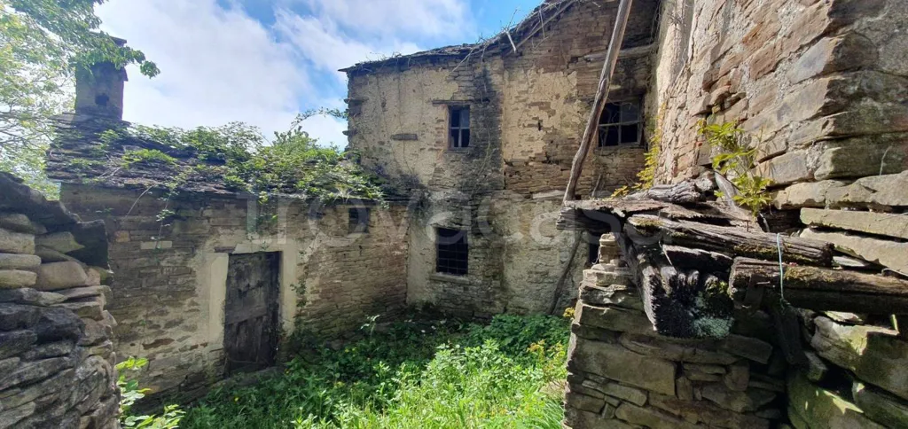 Exterior - Rustic Complex with Panoramic View in Paroldo