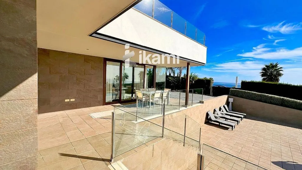 Bassein - Chalet with Pool in La Alcaidesa, La Línea de la Concepción