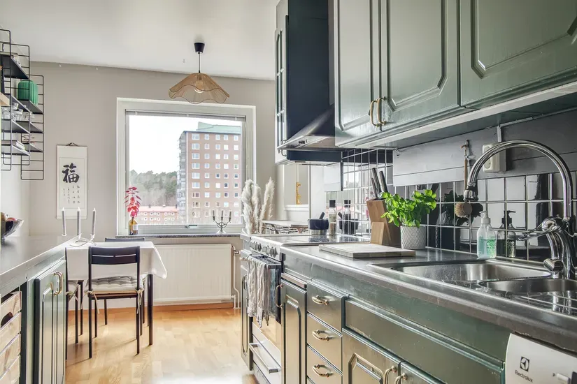 Cuisine - Spacious Two-Bedroom with Balcony in Ruddalen