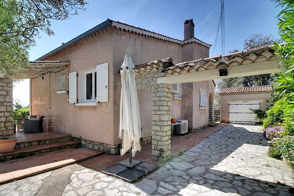 Terrasse - Maison Rénovée avec Piscine à Lorgues