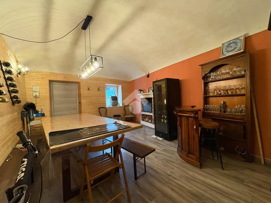 Söögituba - Semi-Independent House with Private Courtyard in Caravino