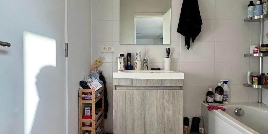 Salles de bain - Studio avec Salle de Nuit à Evere, Vue Imprenable