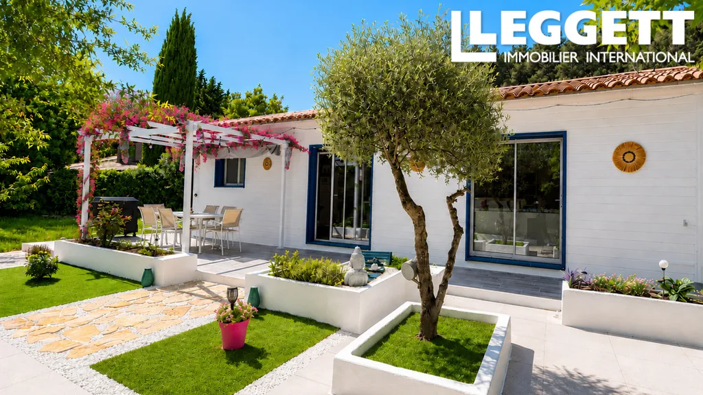 Aed - Villa with Outbuilding in Saint Zacharie