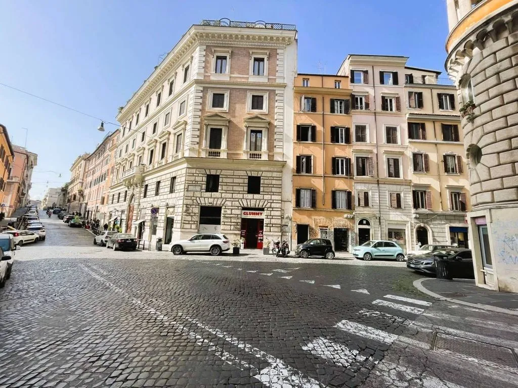 Välivaade - Luxury Flat with Balcony in Rome's Monti