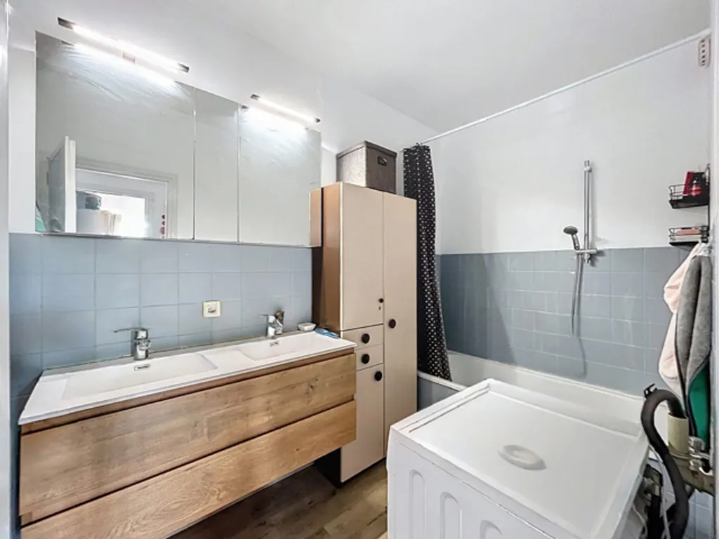 Vannitoad - Apartment with Two Terraces in La Hulpe