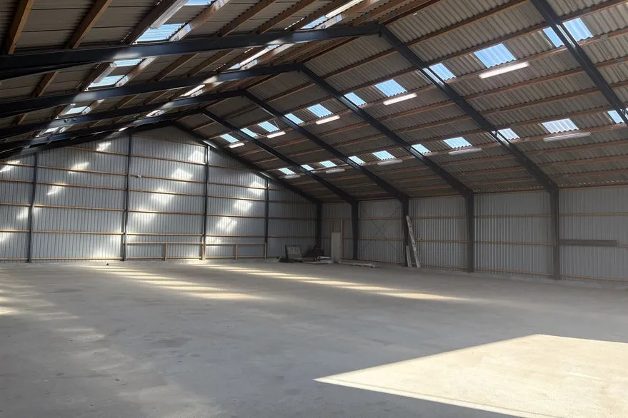 Toad - Warehouse with High Ceiling near Helsinge