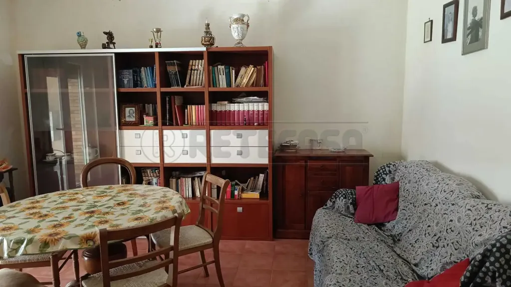 Salle à manger - Rear-Facing Apartment with Terrace in Ladispoli