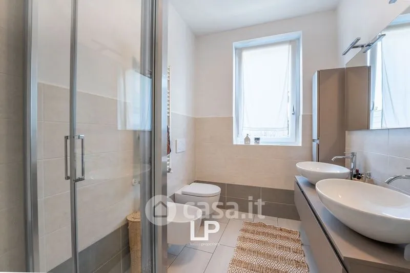 Salles de bain - Bifamiliar Villa with Pool in Sesto Calende